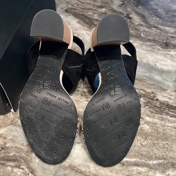 Pelle Moda Size 8 - Picture 5 of 5